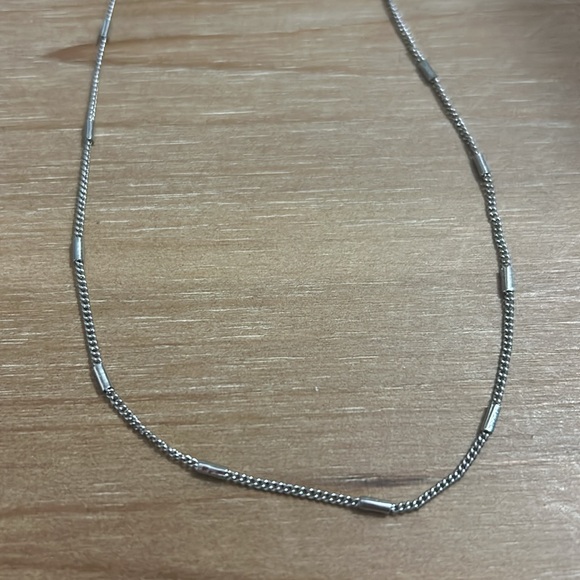 Express Silver Clasp Necklace - Picture 4 of 6